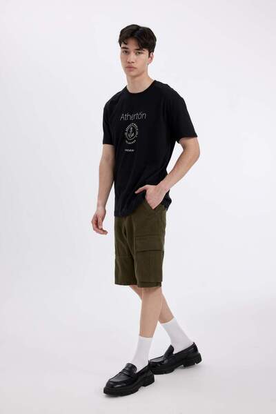 DeFacto Bedrucktes Kurzarm-T-Shirt mit normaler Passform und Rundhalsausschnitt C6240AX24HS