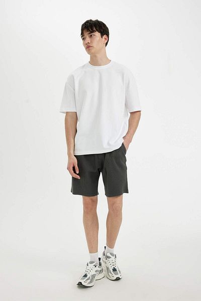 DeFacto 100 % Baumwolle Relax Fit Honeycomb Texturierte Bermuda-Shorts mit Taschen C7431AX24SM