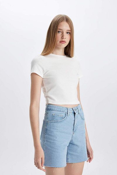 DeFacto High Waist Leg Tip Cutout Jean Shorts C2454AX24HS