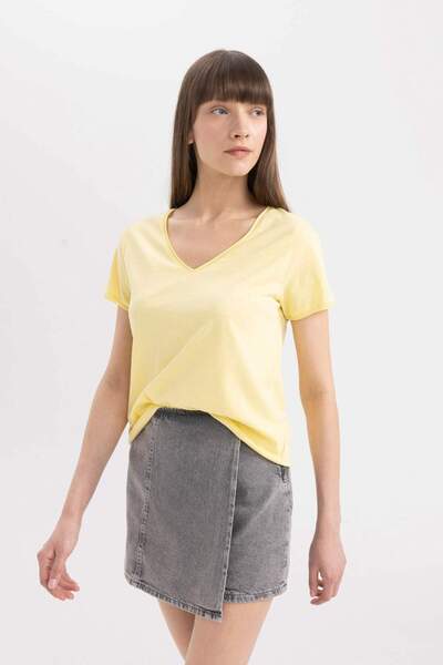 DeFacto Regular Fit V-Neck Basic Plain Short Sleeve T-Shirt K1507Az24Sm