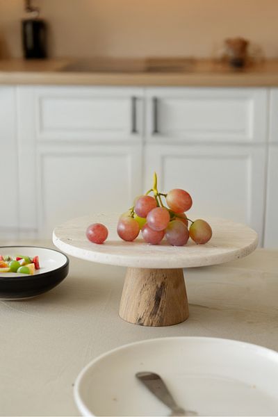 Akayev Travertine 28 cm Wooden Conical Leg Round Presentation Plate