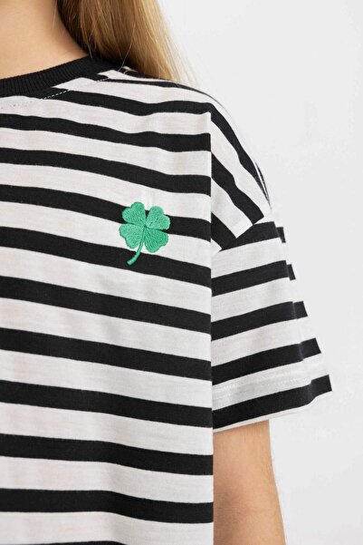 DeFacto Dívčí tričko s krátkým rukávem a proužkovaným výstřihem C5246A824SM