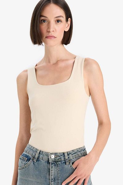 DeFacto Slim Fit Slim Fit U-Ausschnitt Basic Plain Unterhemd C2622AX24SP