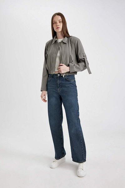DeFacto Shirt Collar Basic Plain Zipper Bomber Jacket with Snap Pockets C4542Ax24Sp