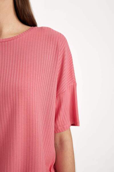 DeFacto Pijama Takımı Ribana Kısa Kollu Üst Beli Lastikli Şort Altı-Fall in Love B8732AX24SM