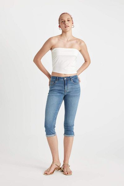 DeFacto Capri-Jeans mit normaler Taille B9172AX24SM