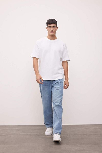 DeFacto Удобна тениска с кръгла яка и къс ръкав - Comfort Regular Fit B4443Ax24Sp