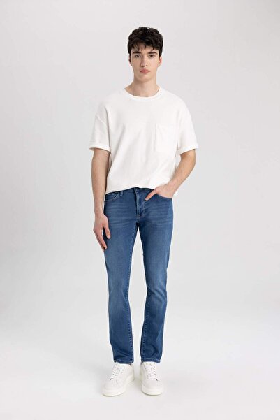 DeFacto Pedro Slim Fit keskeny szabású normál derék, keskeny lábú farmernadrág C5683AX24SM