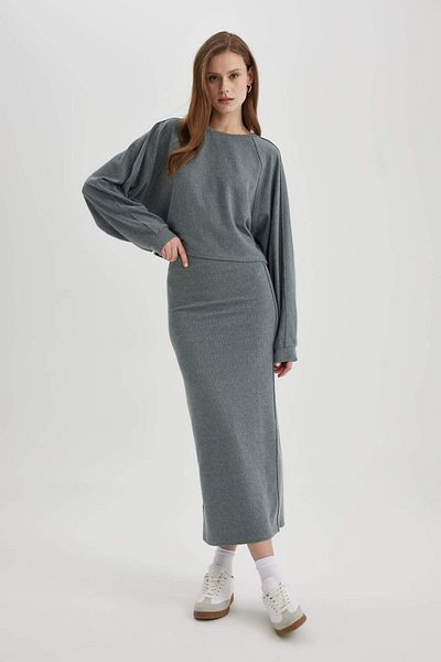 DeFacto Relax Fit Crew Neck Basic Plain Long Sleeve T-Shirt C3118Ax24Sp