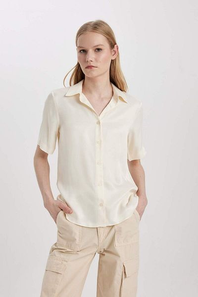 DeFacto Regular Fit Satin Short Sleeve Shirt C3218Ax24Sm