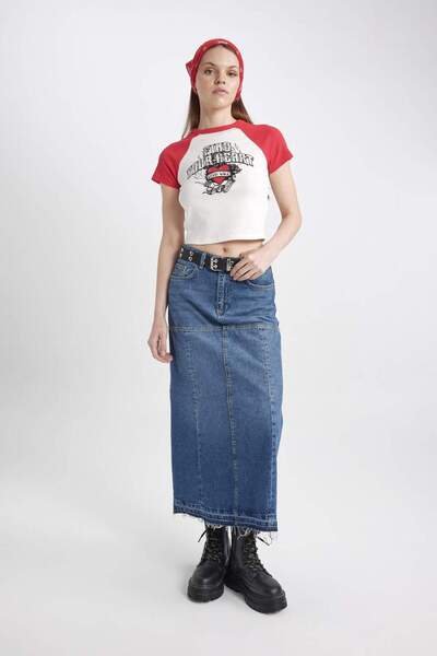 DeFacto Coool testre szabott nyomott rövid ujjú póló B7121AX24SM