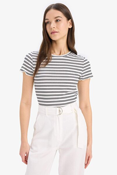 DeFacto Fitted Bisiklet Yaka Çizgili Fitilli Kaşkorse Kısa Kollu Tişört K1965AZ24SM