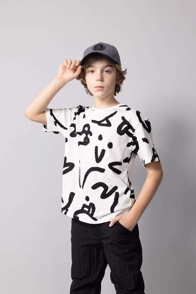 DeFacto Αγόρια Oversize Φαρδύ μοτίβο με λαιμόκοψη κοντομάνικο μπλουζάκι B6431A824SM