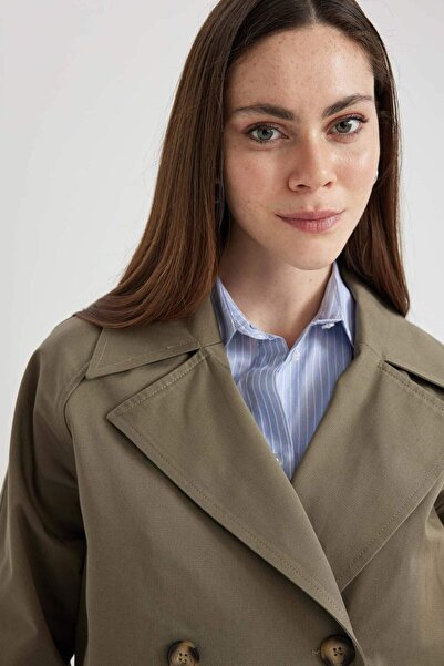 DeFacto Su İtici Mevsimlik Kısa Trençkot Kruvaze Yaka Düğmeli Apoletli B8278AX24SP