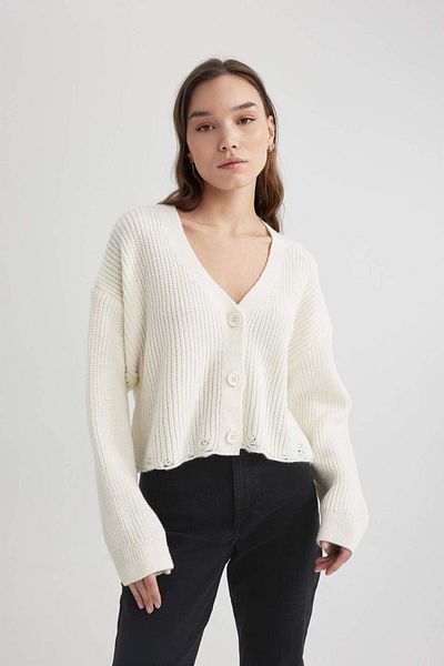 DeFacto Regular Fit V-Neck Buttoned Knitwear Cardigan B7578Ax24Sp