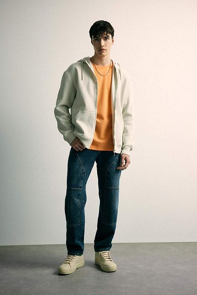 DeFacto Regular Fit Hooded Soft Furry Inside Pocket Basic Plain Zipper Sweatshirt X8331Az24Sp