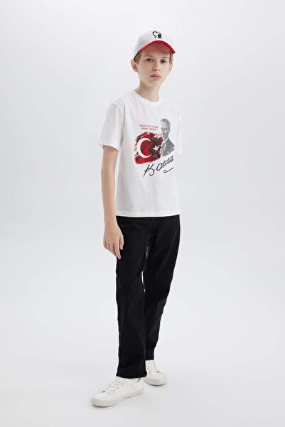DeFacto Erkek Çocuk Straight Fit Standart Paça Basic Düz Jean Pantolon B5445A824SM
