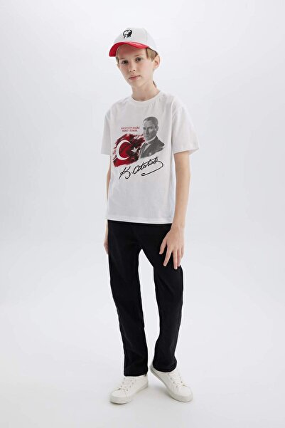 DeFacto Erkek Çocuk Straight Fit Standart Paça Basic Düz Jean Pantolon B5445A824SM