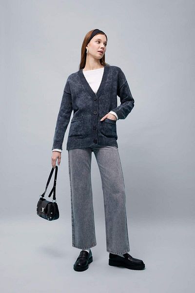 DeFacto Regular Fit V-Neck Button Washed Knitwear Cardigan B6877Ax23Wn