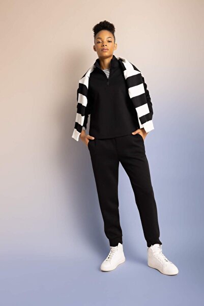 DeFacto DeFactoFit Sporcu Jogger Eşofman Altı Standart Fit Beli Lastikli Cepli Basic Düz B6358AX23WN