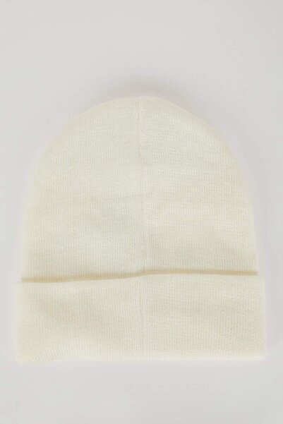 DeFacto Women's Looney Tunes Beanie R6992Az23Wn