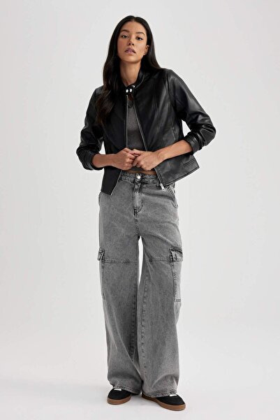 DeFacto Water Repellent Regular Fit Zipper Closure Pocket Short Faux Leather Jacket A0968Ax23Au