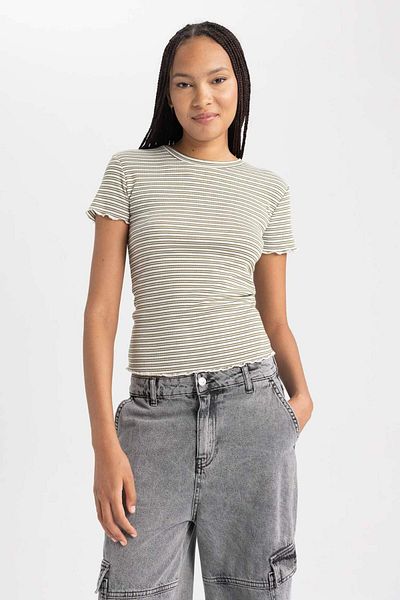 DeFacto Slim Fit Tight Fit Crew Neck Short Sleeve T-Shirt B0645Axns