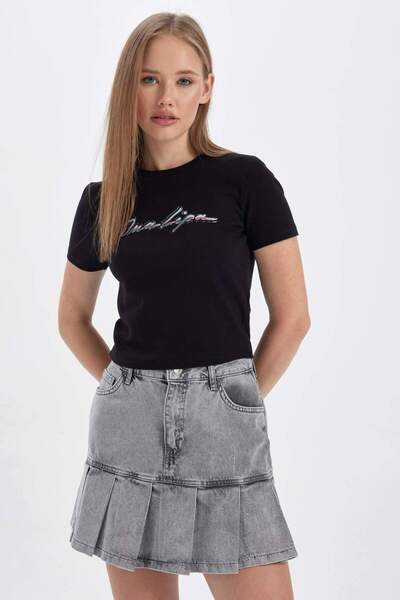 DeFacto Coool Dua Lipa Fitted Ribana Kısa Kollu Tişört B2971AX23HS