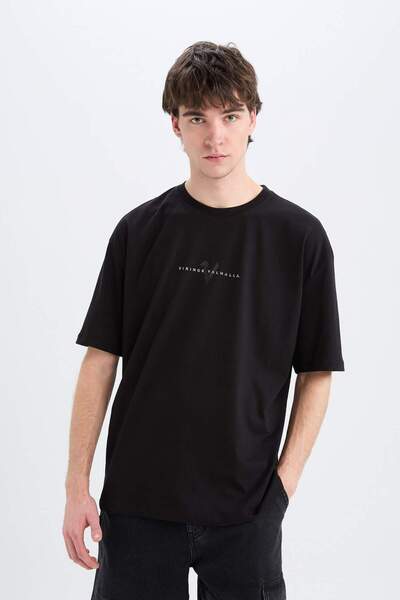 DeFacto Vikings Valhalla Oversize με φαρδύ λαιμόκοψη με στάμπα με κοντομάνικο μπλουζάκι A6308AX23SM