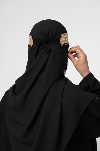 outline Burqa with a golden cost