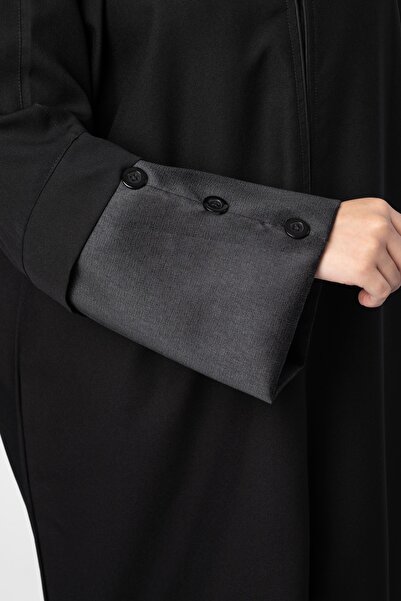 outline How many separate black jacquard abaya