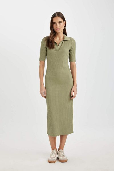 DeFacto Bodycon Polo Neck Bodycon Basic Plain Twill Košilka Midi šaty s krátkým rukávem A2096AX23SP