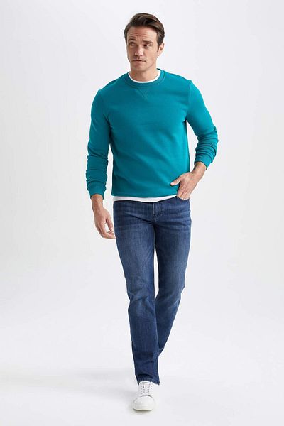 DeFacto Regular Fit Crew Neck Thick Basic Plain Sweatshirt T3777Az23Sp