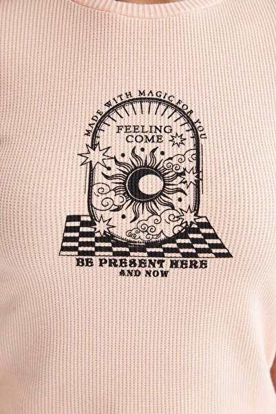 DeFacto Testhezálló nyakú nyomott gofri rövid ujjú póló X1215AZ22SM