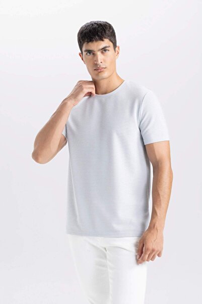 DeFacto Slim Fit Dar Kesim Bisiklet Yaka Kısa Kollu Basic Düz Tişört M6608AZ22SP