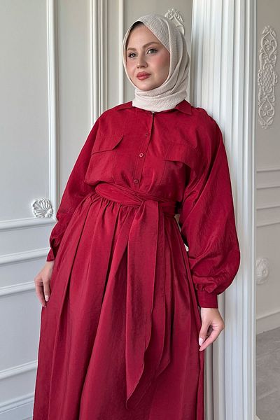 InStyle بدلة بجيوب مزدوجة وأكمام بالونية مع تنورة حمراء