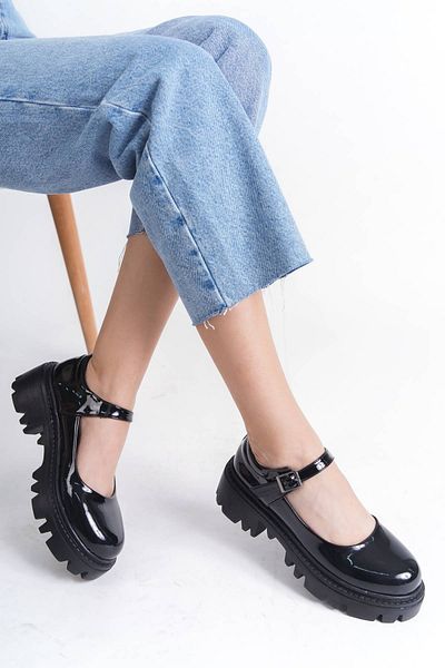 ayakkabıhavuzu Pantofi cu cataramă din piele lacuită neagră - 4 cm Material Vegan/Piele
