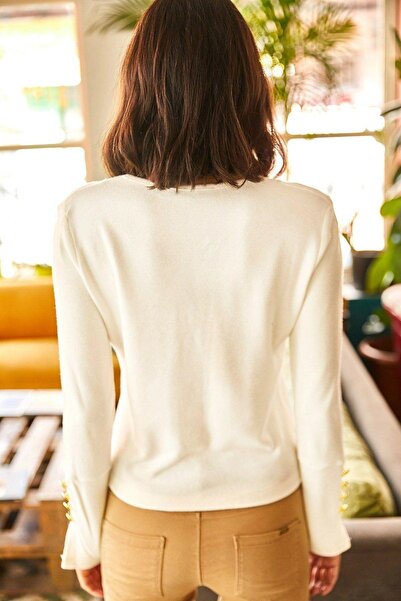 NEW LAVİVA Kadın Ekru Düğmeli, Yumuşak Dokulu, Düz Kesim Hırka (GOLD DÜĞME DETAYLI VEYA KISA TRİKO)