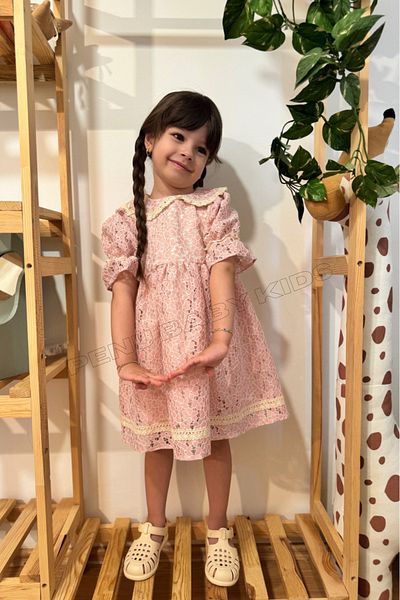 penu baby kids Rochie pentru fetiță și fetiță cu mânecă scurtă din dantelă cu modele florale roz și detaliu de fisto - Angelika