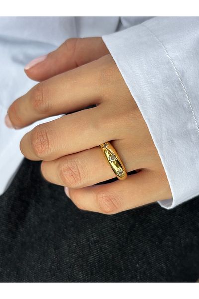 Ressia Curved Stone Detailed Polar Star Ring