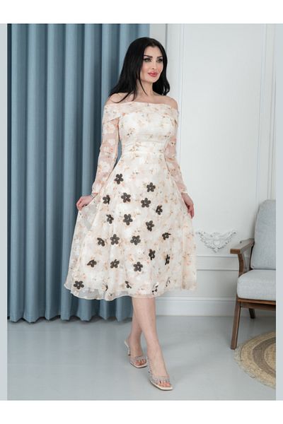 Nice Model Off-Shoulder Floral Evening Wear with Black Rose Embellishments Elegant Long Sleeve Midi Dress