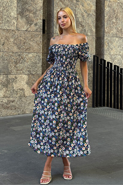 VAGGON Γυναικείο εκρού φόρεμα με λουλουδάτο σχέδιο με λαιμόκοψη Madonna και ραφές με καπνό Vs00368