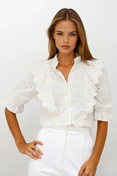 VAGGON Női krémszínű fél ujjú elasztikus fodros részletes guipúr ing Vs00237