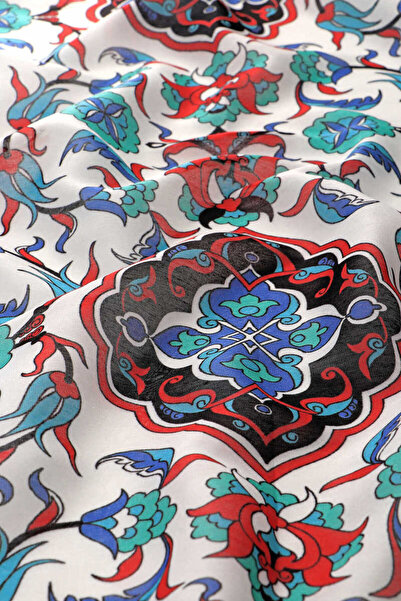 Bursa İpek Μαλακό μαύρο κασκόλ με σχέδιο πλακιδίων