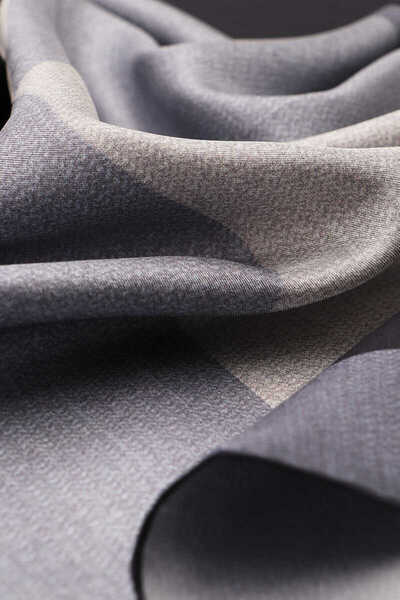 Bursa İpek Μαύρο εκρού με γεωμετρικό σχέδιο μεταξωτό μαντήλι από μετάξι