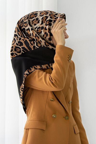 Vissona 100% Twill Silk Leopard Patterned Black Color 90X90 Scarf Sewing Shape: Hand Sewing