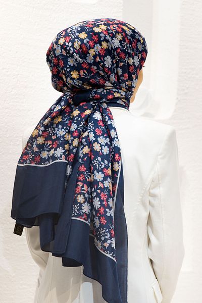 Vissona 100% Silk Crispy Flower Patterned Navy Blue Colored 92X210 Shawl