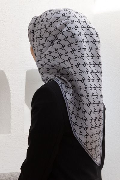 Vissona 100% Twill Silk Geometric Patterned Gray Colored 90X90 Scarf Sewing Shape: Hand Sewing