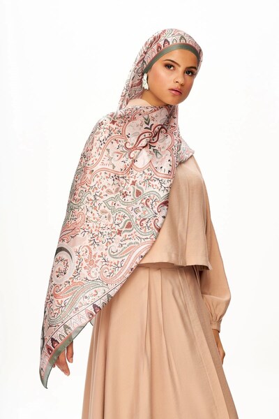 MOISCARF Royal Tangle Refined Jan Jan Ethnic Patterned Shawl Salmon Pink