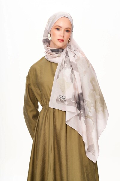 MOISCARF Brume d'Amour Γαλλικό μεταξωτό σάλι με σχέδιο μπεζ